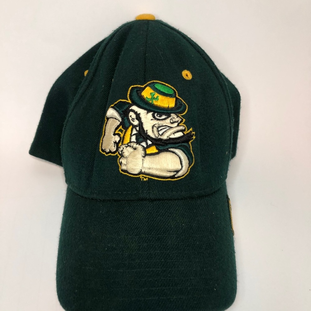 Notredame hat